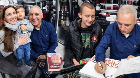 Стоичков фенове