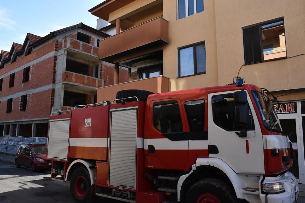 Малолетни младежи подпалиха товарен автомобил в Горна Оряховица, съобщиха от