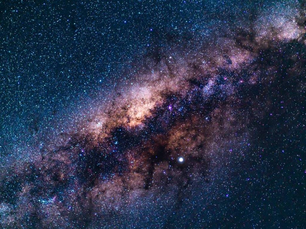 НАСА публикува кадри от сблъсък и сливане на галактики заснети