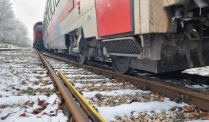 Влак блъсна и уби човек край Пловдив