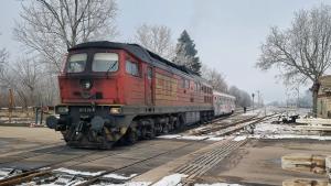 Сутрешният влак от село Кардам за Добрич и Варна е