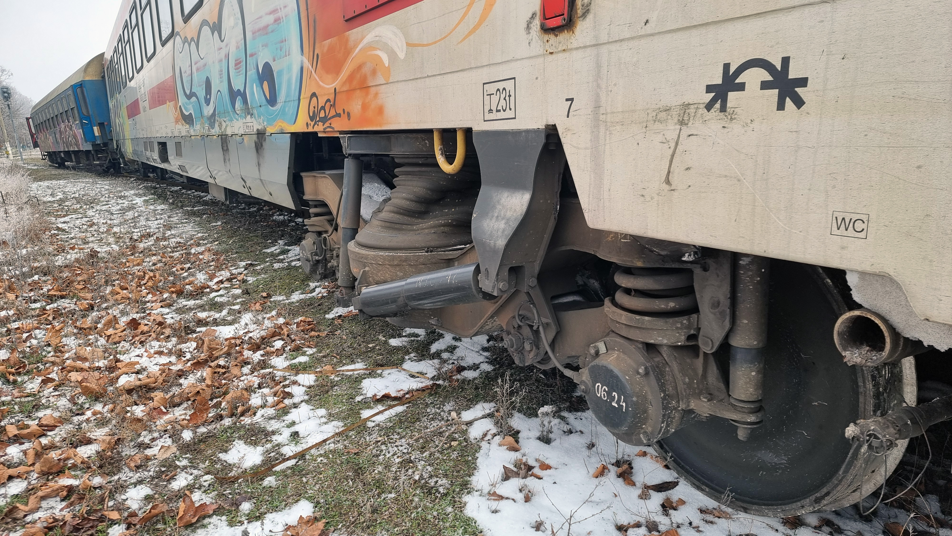 дерайлирал влак