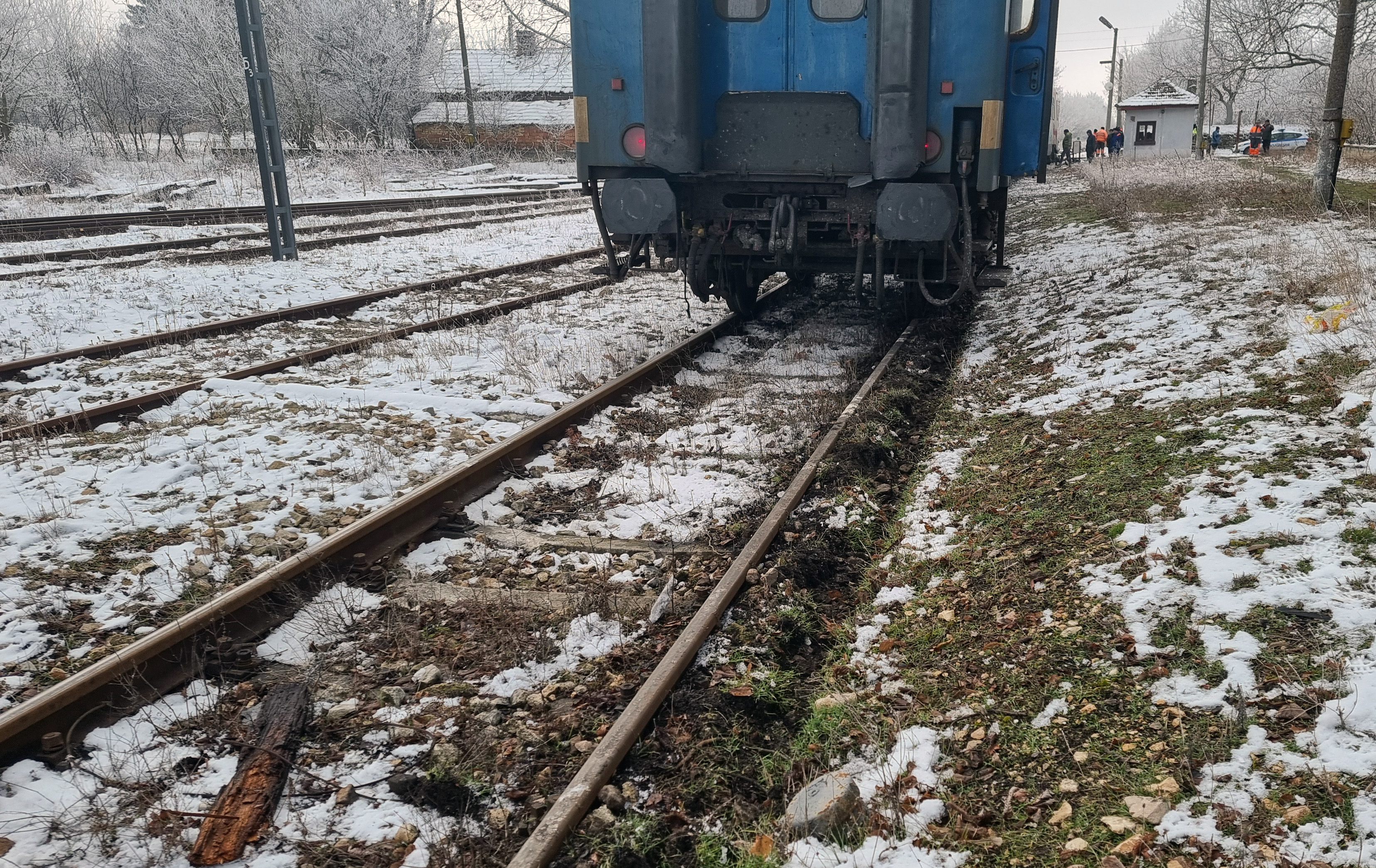 дерайлирал влак