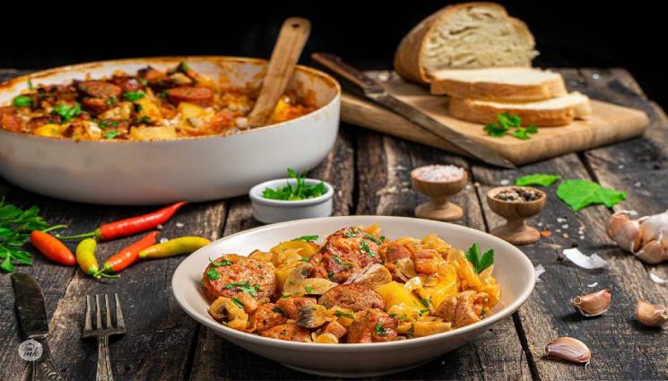 рецепти - Гответе с matekitchen.com: Апетитен гювеч с различни съставки! (ВИДЕО)