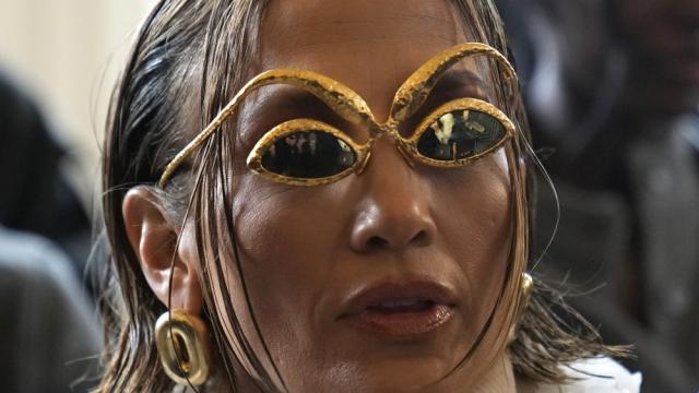 Очилата на Дженифър Лопес (СНИМКИ)