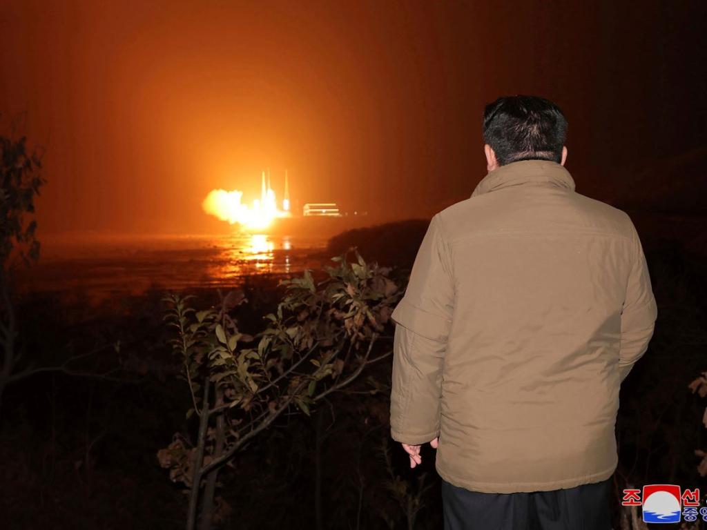 Северна Корея изстреля днес няколко управляеми ракети към открито море