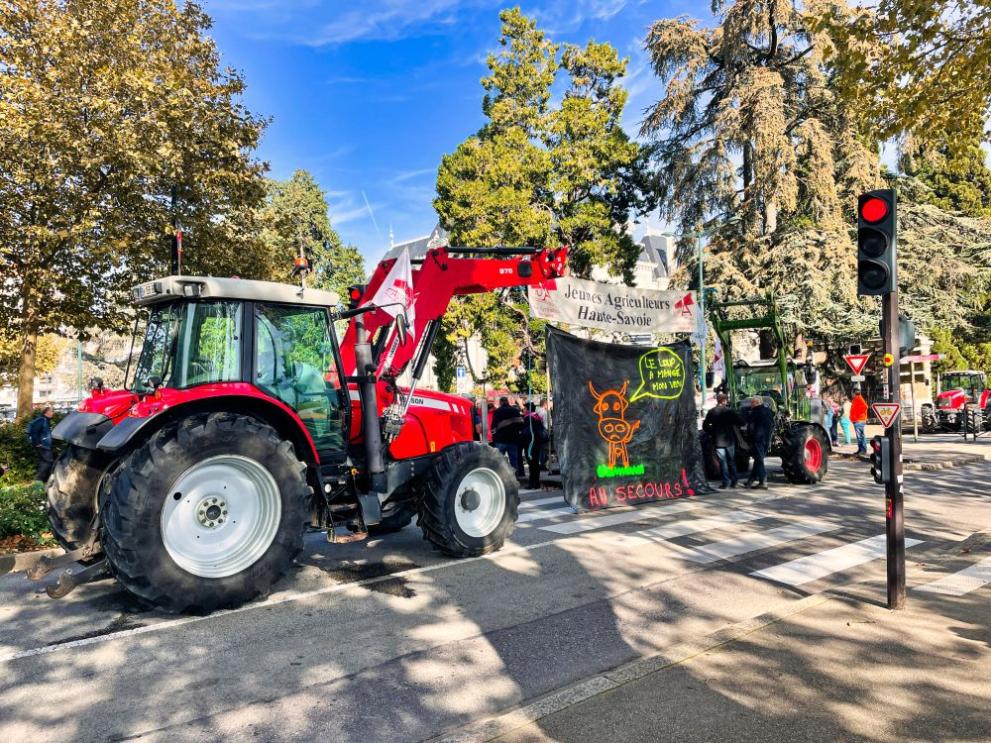 Протестите на френските фермери може да се насочат към Париж,