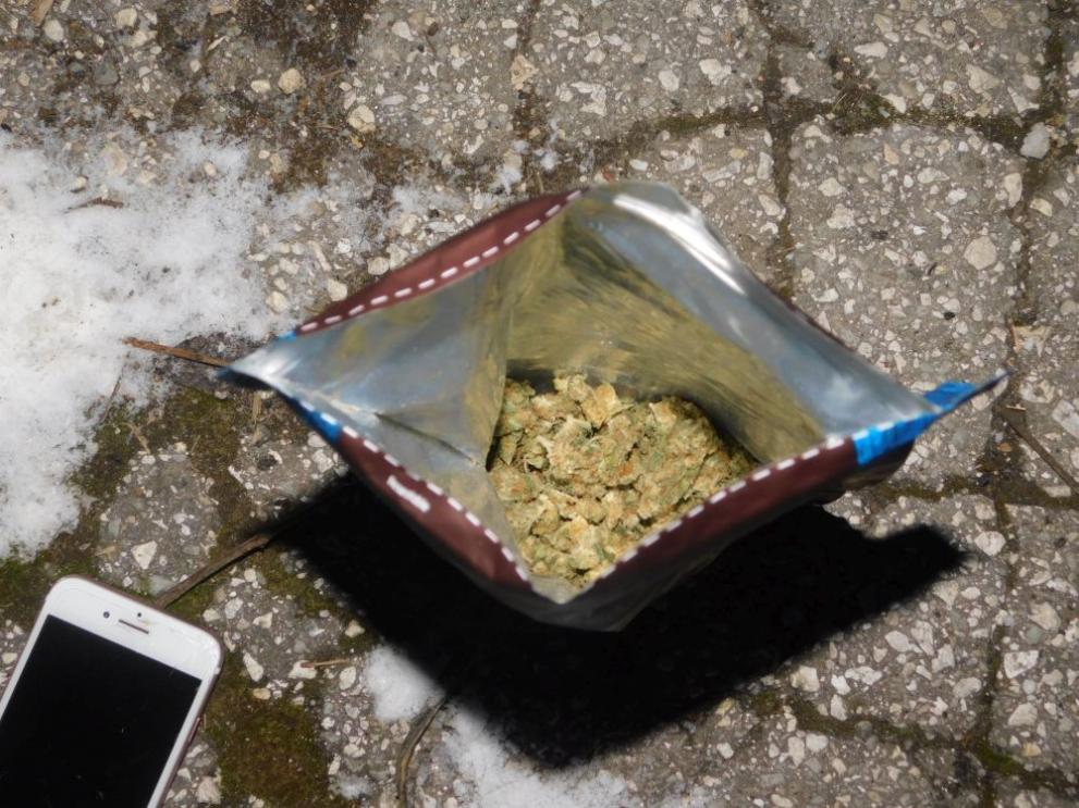 Снимка: След спецакция: Заловиха наркодилър в Разград