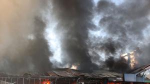 Избухна голям пожар в търговски център в Белград съобщава агенция