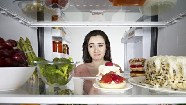 Лекар назова пет храни от трапезата, които отнемат от здравето ни през зимата