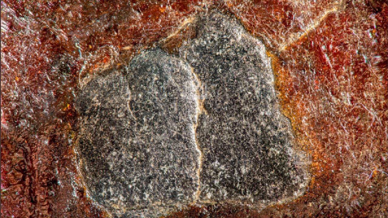 Черен камък