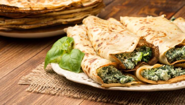 рецепти - БЪРЗО И ВКУСНО: Пълнени палачинки с кисели краставички и мариновани гъби или пък със спанак и топено сирене
