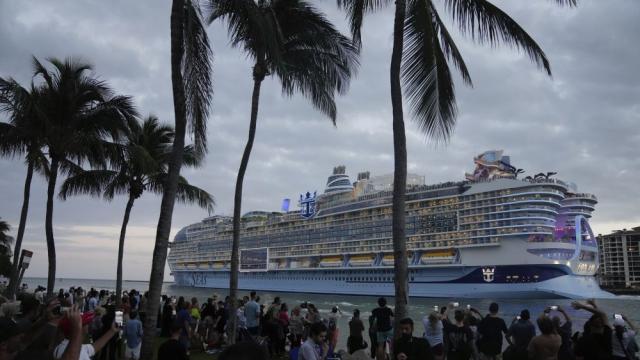 Icon of the Seas: Най-големият круизен кораб в света вдигна котва (ВИДЕО)