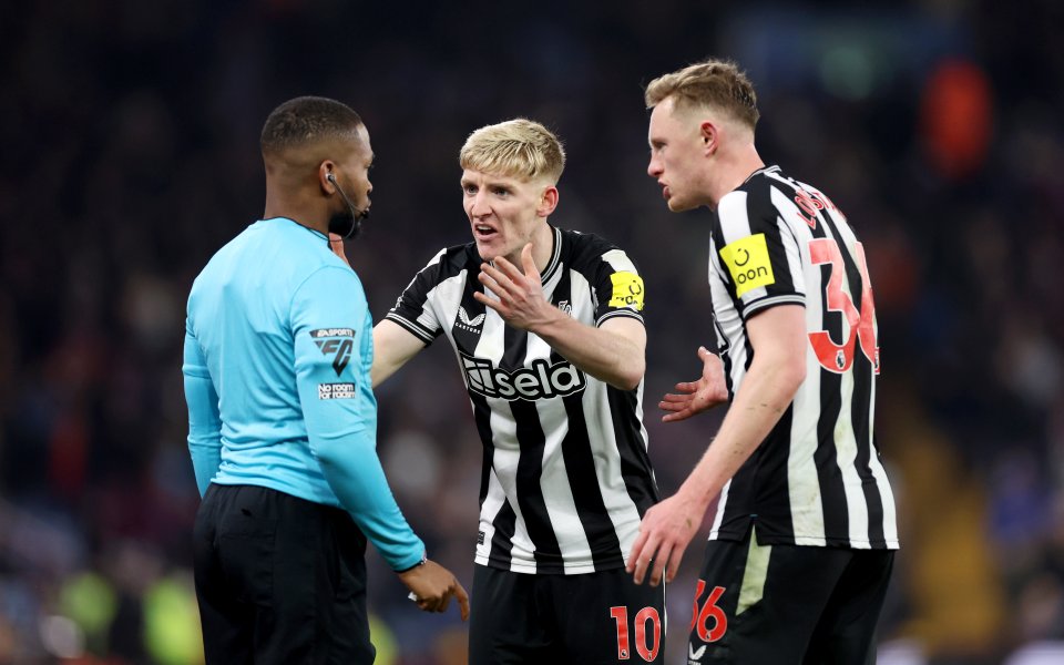 Астън Вила - Нюкасъл, Висша лига