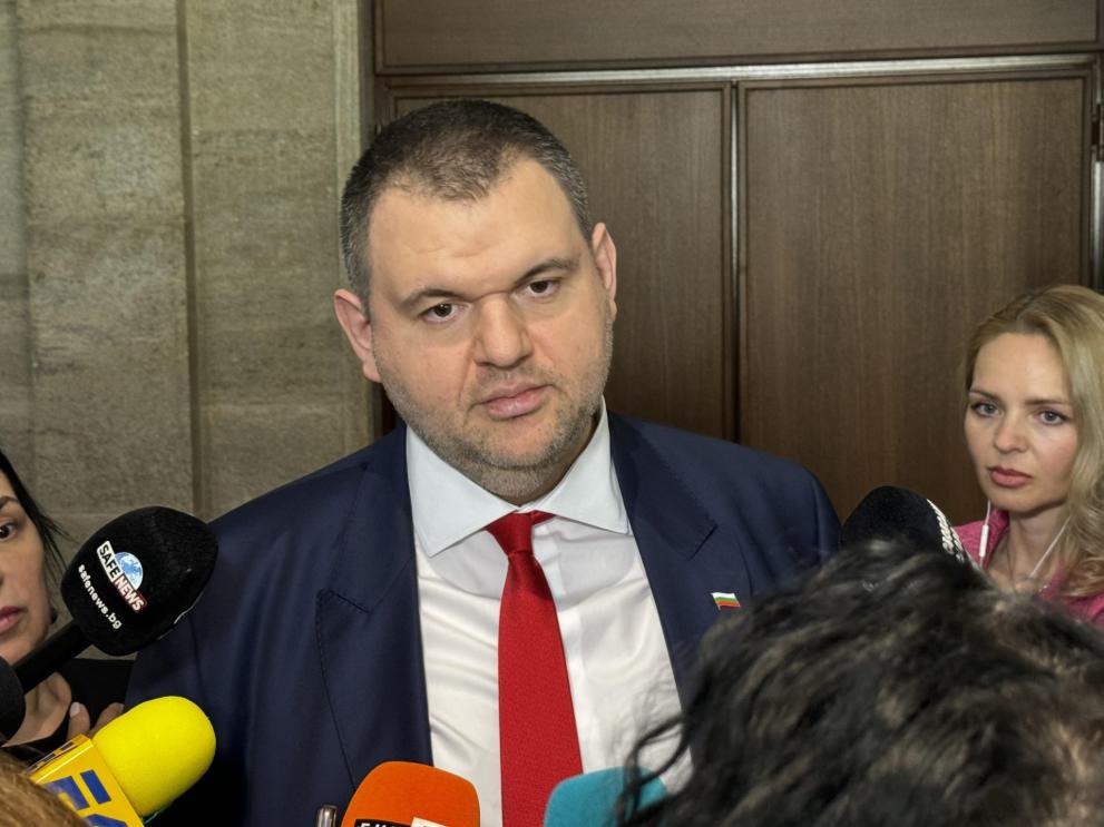 Делян Пеевски, председател на ПГ на ДПС даде на и.ф.