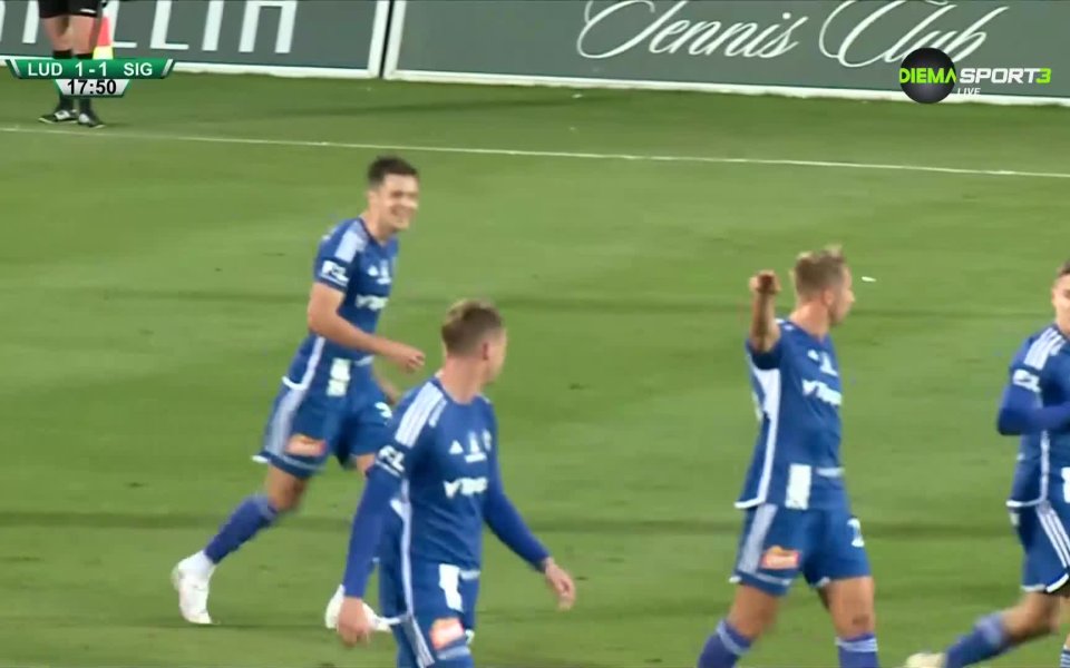 В 18-а минута на приятелския двубой между Лудогорец и Сигма, игран в