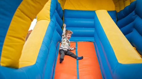 надуваем замък