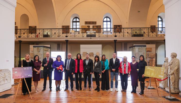 Премиера на новите карти за Париж - Анимирани карти намигат от телефона