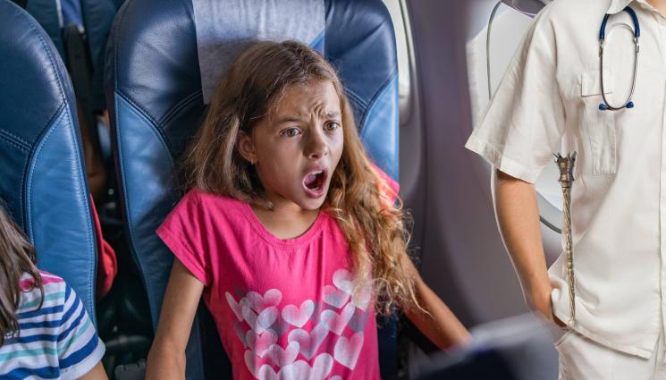 самолет мастурбация - МРЪСНИК: Лекар лъскал жезъла до 14-годишна в самолет!