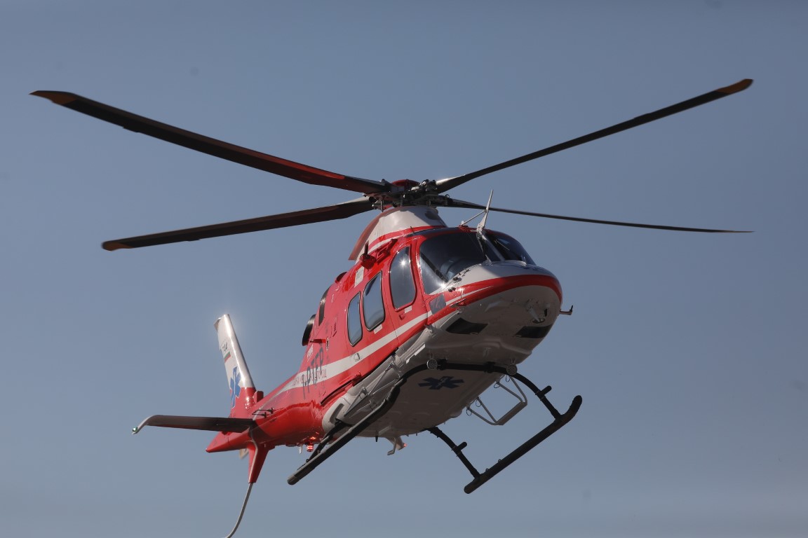 Спасиха с хеликоптер младеж, паднал на ски писта в Банско