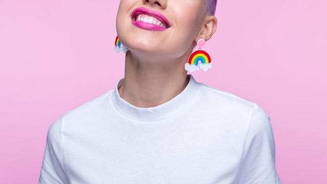 Осъдиха жена в Русия заради „екстремистки“ обеци 