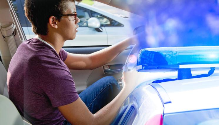 тинейджър зад волана - СЛЕД ГОНКА С ЧЕНГЕТАТА: Заловиха 16-годишен зад волана, бързал за училище!