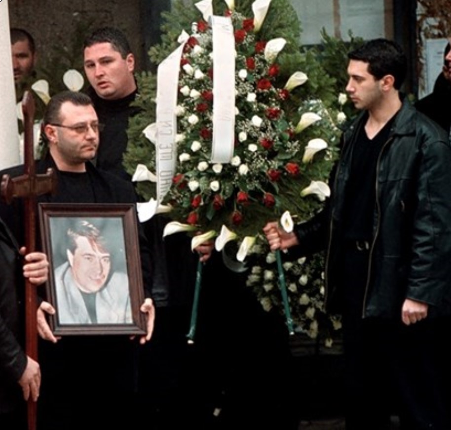  Погребението на Маймуняка 