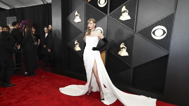 Наградите „Грами“: Тейлър Суифт влезе в историята с четвърта победа за албум на годината (СНИМКИ)