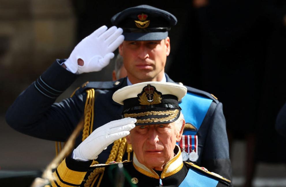 Британският крал Чарлз удостои с висше военно звание сина си