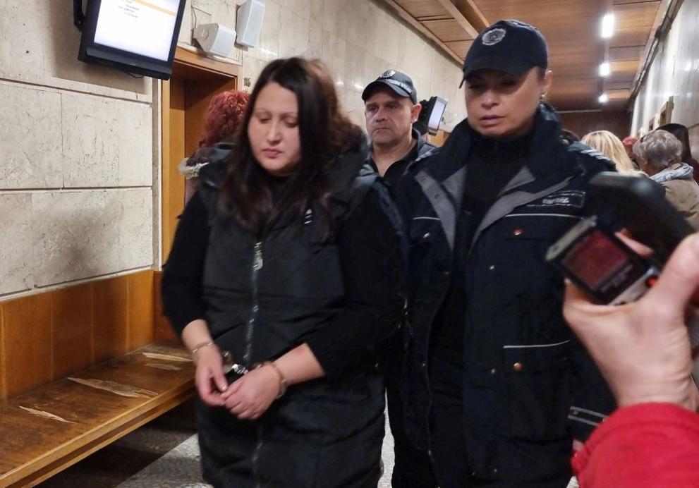 Районният съд в Сливен постанови постоянен арест спрямо 34-годишната жена,