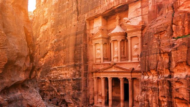 Съкровището на Йордания: Петра - история, красота и културно богатство (ГАЛЕРИЯ)