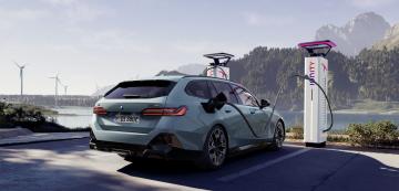 <p>BMW i5 Touring</p>