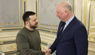 Зеленски съобщи, че е разговарял по телефона с Росен Желязков