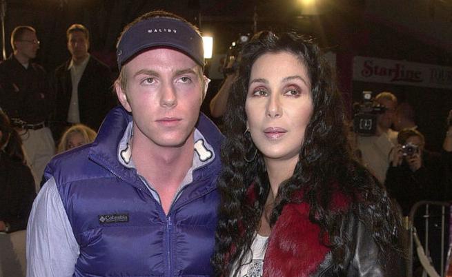 След драмата за попечителството: Синът на Шер с рядка публична поява