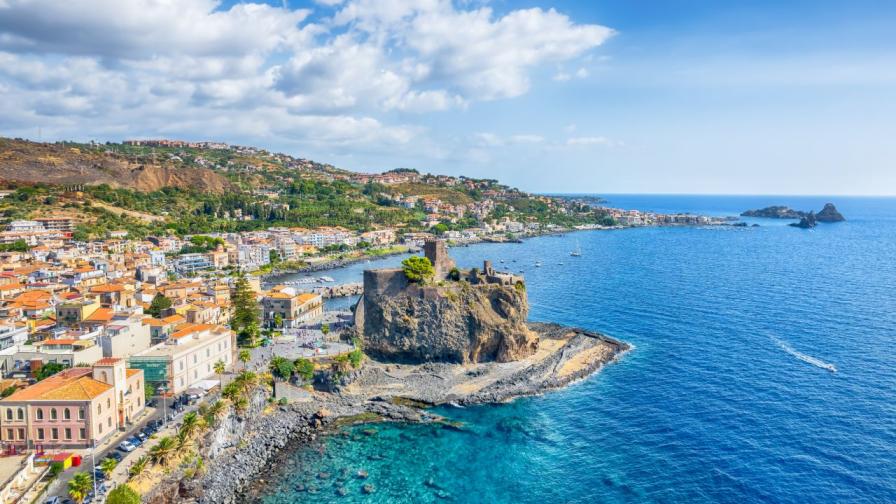 Мраморен кон от древен храм на Зевс е открит край Сицилия (СНИМКИ)