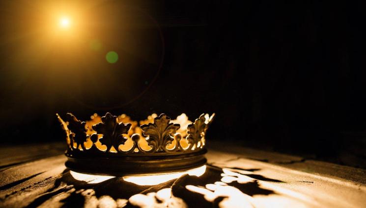 короната - ХОРОСКОП СЪС СИНЯ КРЪВ: Всяка зодия си има корона! (СНИМКИ)