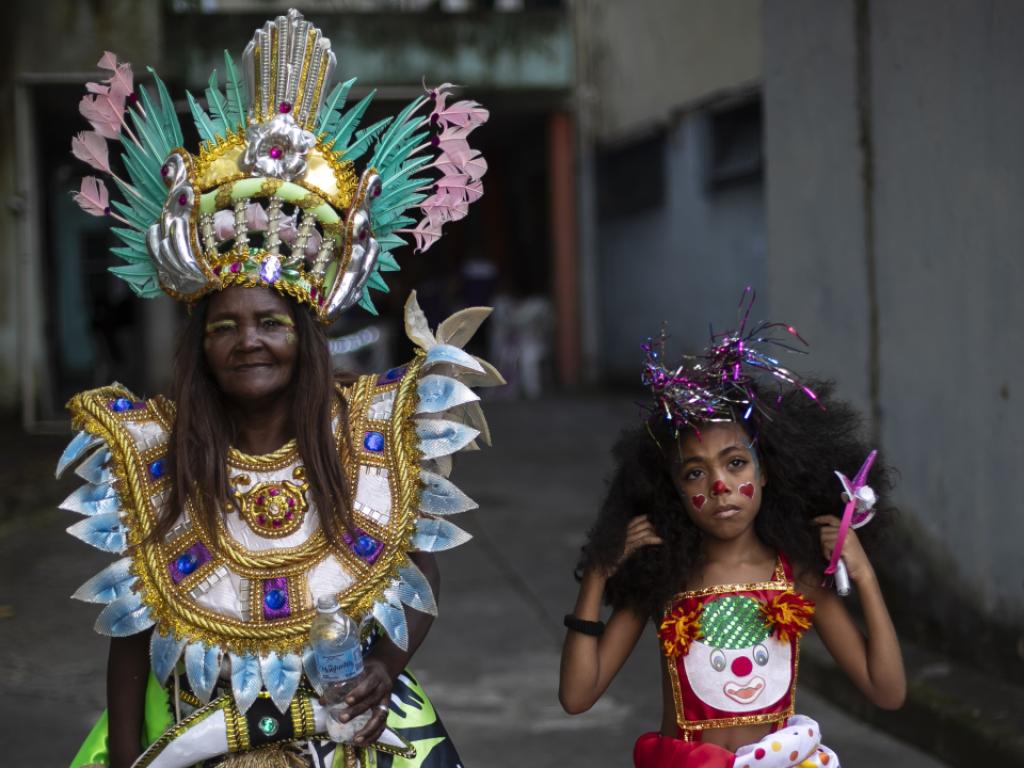 Започва карнавалът в Рио де Жанейро съобщи АФП Танцьорите са