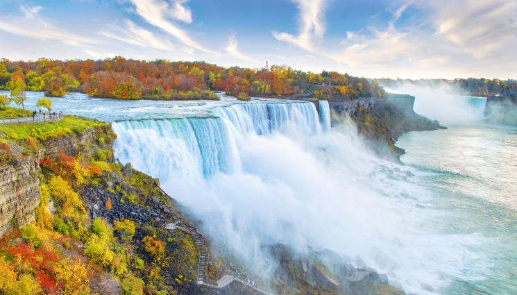 ниагара - Ниагара се плиска в трибагреник за Трети март, грейва и мостът във Ванкувър!