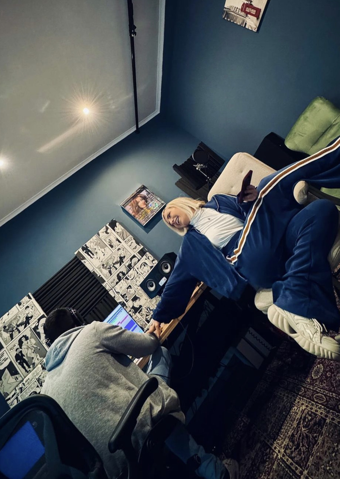 Поли Генова