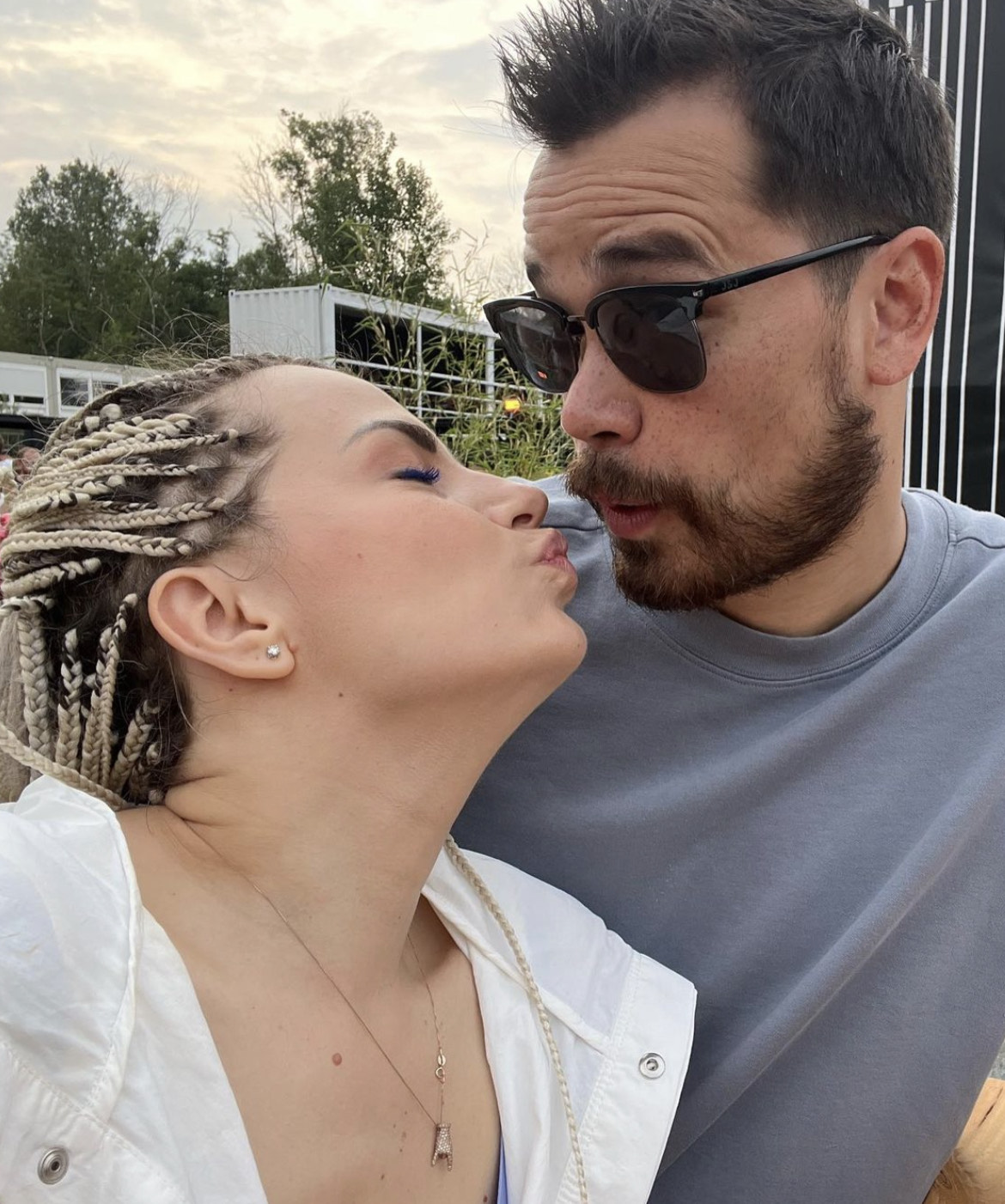 Поли Генова