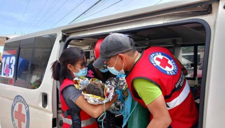 спасено дете Филипини - ЧУДО: Спасиха дете след 60 часа под калта! (СНИМКА)