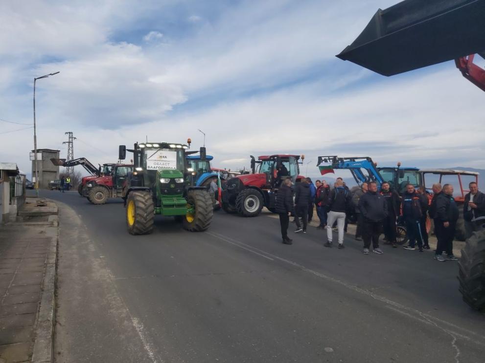 Снимка: Въпреки споразумението: Фермери блокираха граничния пункт „Илинден-Ексохи“