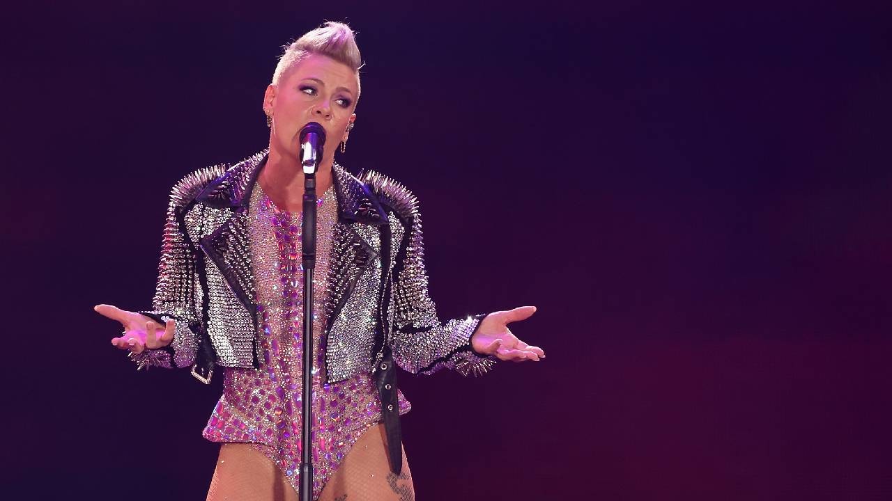 Пинк певица