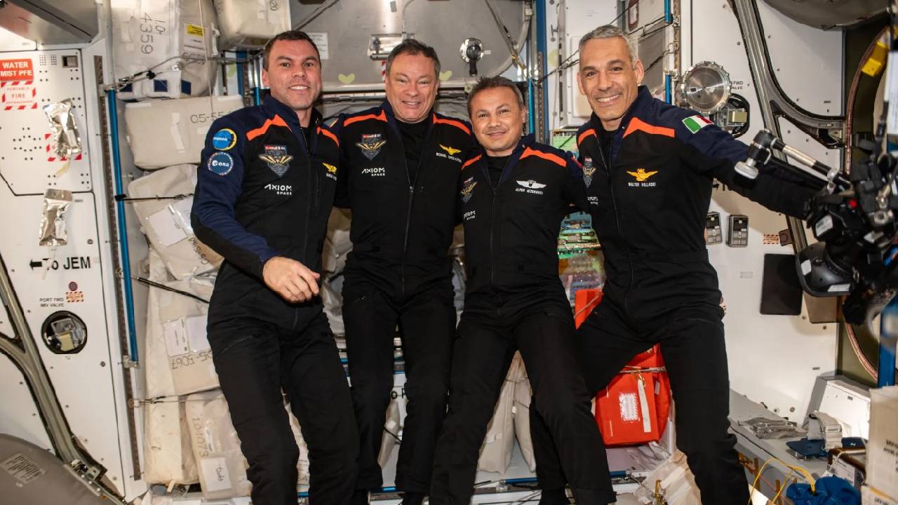 Астронавти трета частна космическа мисия