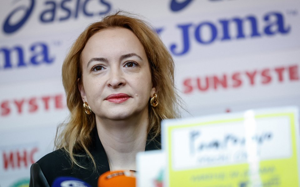 Антоанета Стефанова: Непобедена и в атака за върха