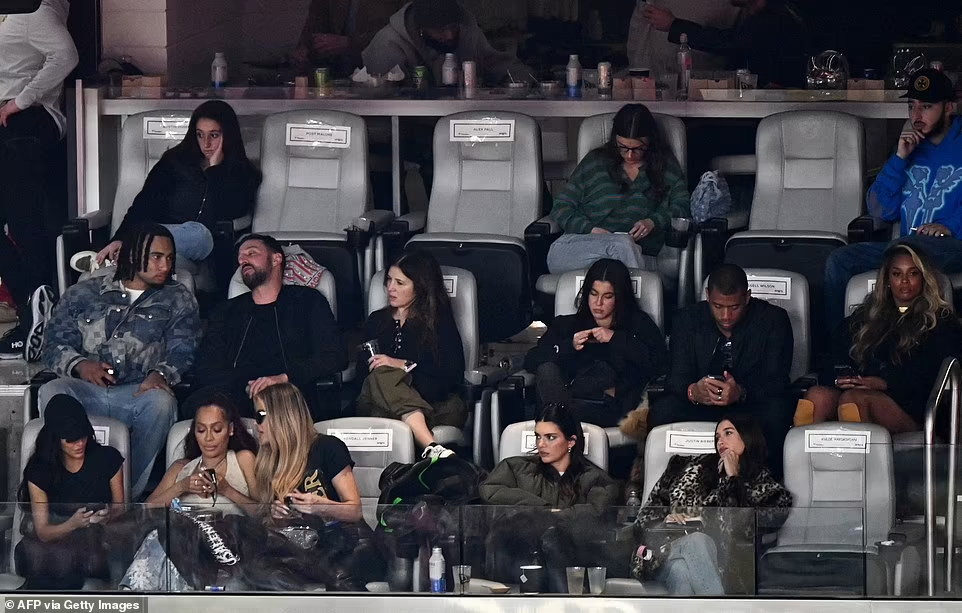 ким кардашиян