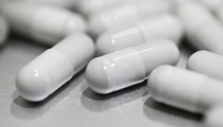 лекарства капсули хапчета - Можем ли да прекалим с приема на витамин Д и опасно ли е за нашето здраве?