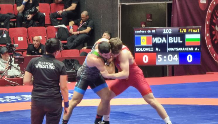 Айк Мнацаканян - Българският национал Мнацаканян на 1/2-финал до 82 кг при класиците на европейското