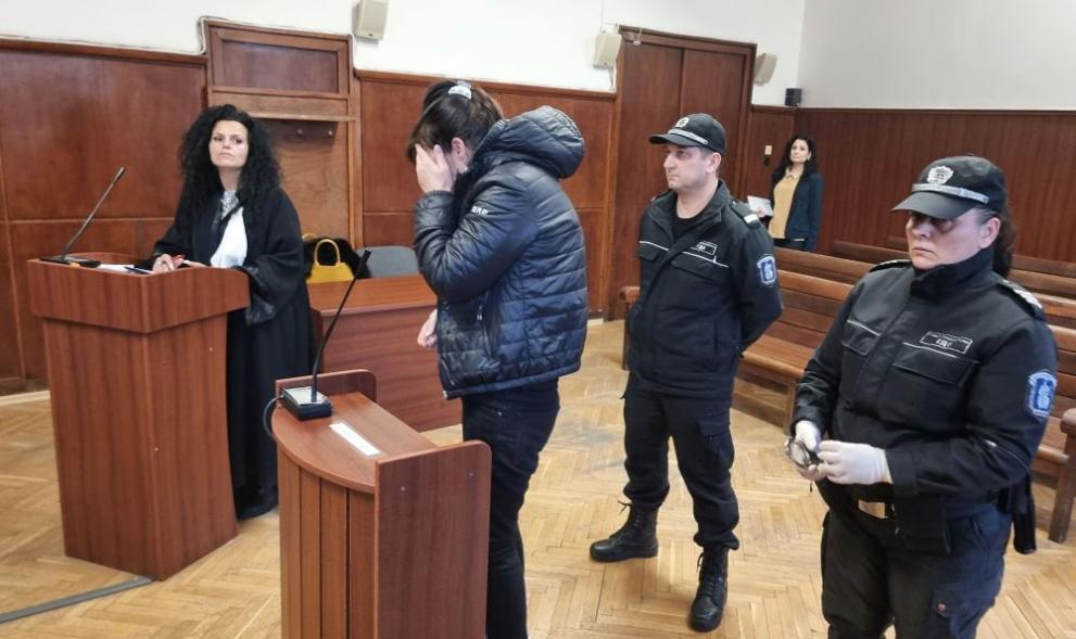 Окръжният съд в Хасково остави в ареста жената, обвинена в