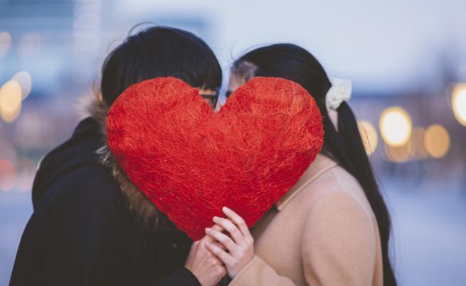 Любовта по света: Как различните страни празнуват Свети Валентин